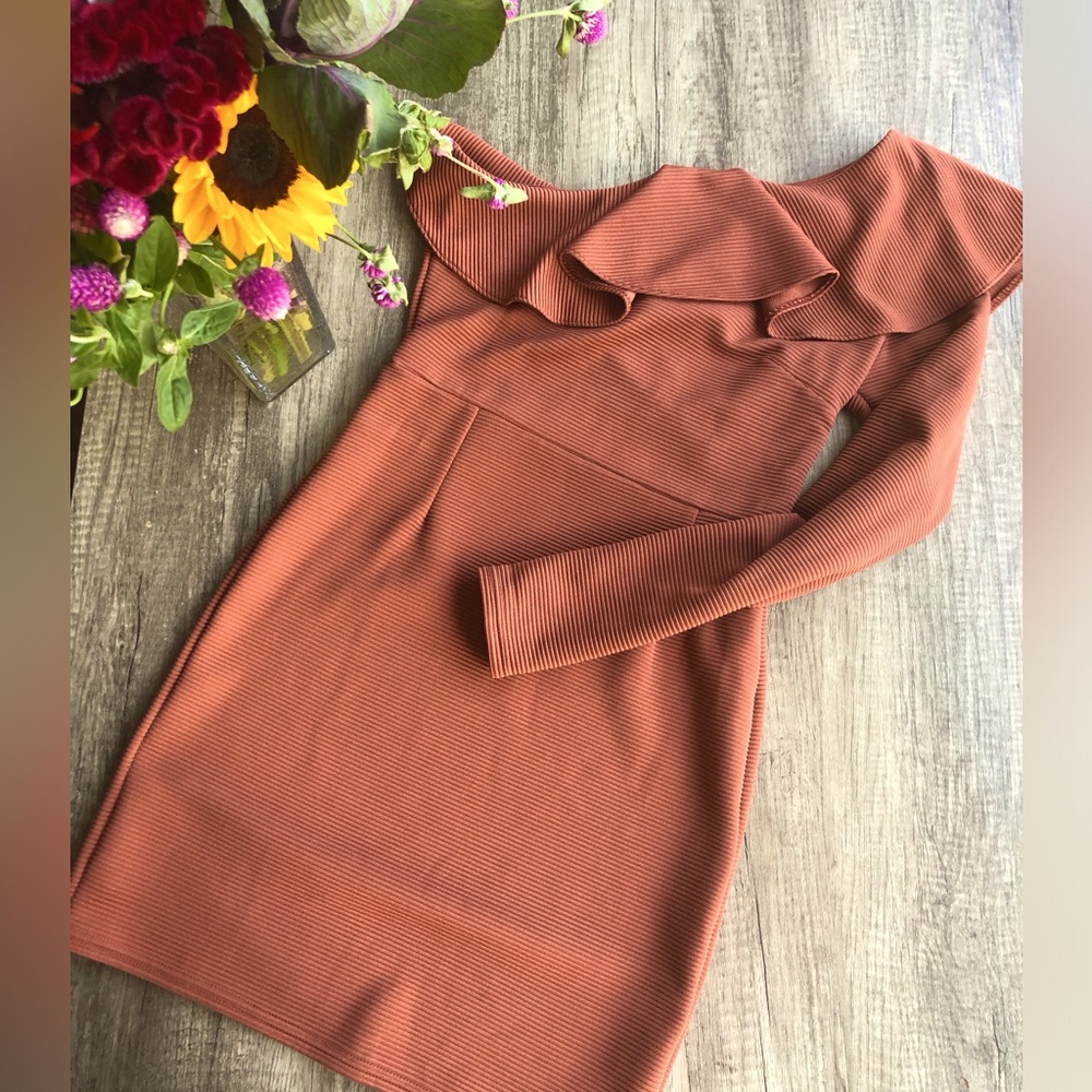 Chic One-Shoulder Dress - Perfect for Night Out !